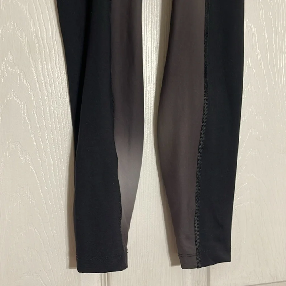 NWT Nike yoga leggings XS